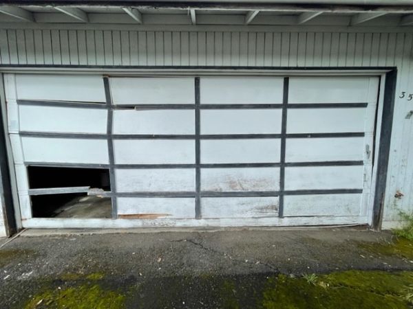 Licensed Emergency Garage Door Repair Professionals